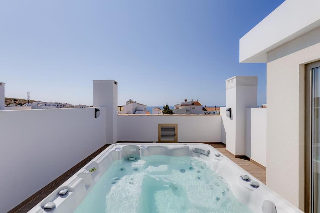 Burgau Village And Sea Luaran gambar